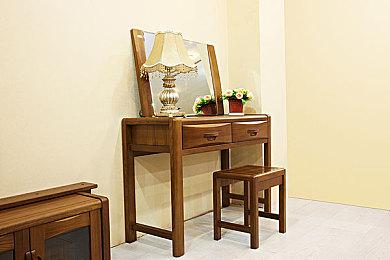 由ONEONE1制作的《没落贵族的大小姐》官方中文版Steam商店页面现已开放！